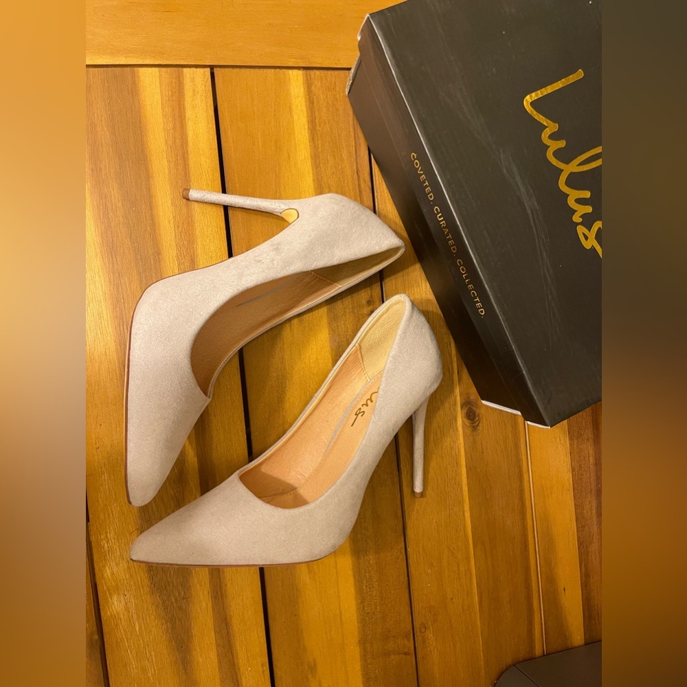 Lulus Verra Grey pumps size 7.5